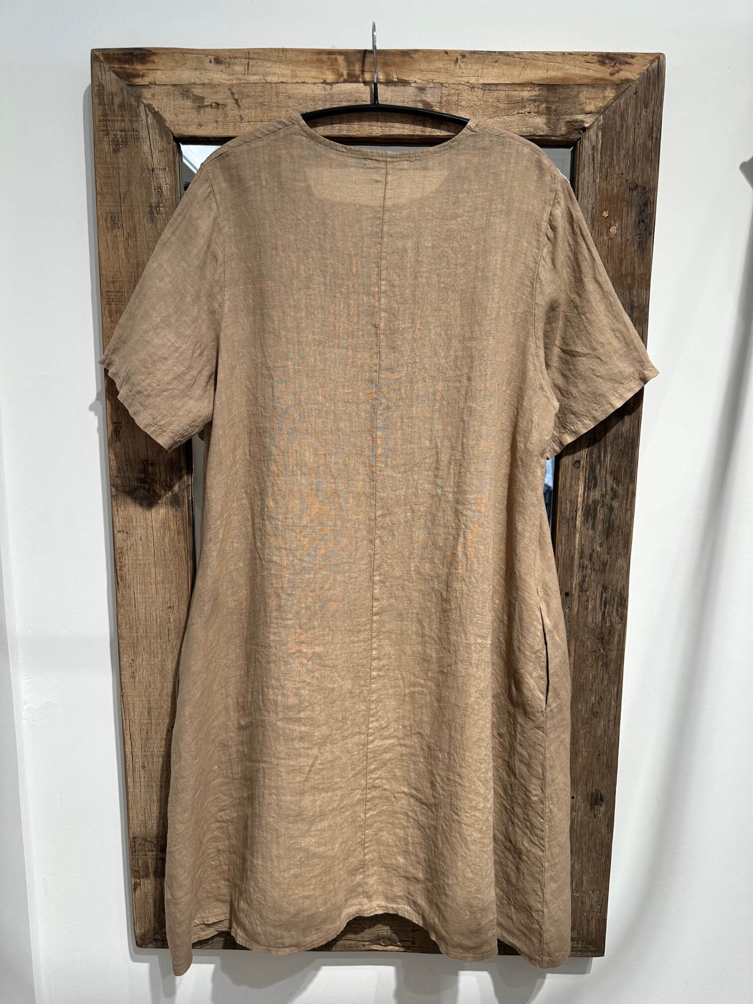 Delux Skagen hørkjole m. lommer - caramello