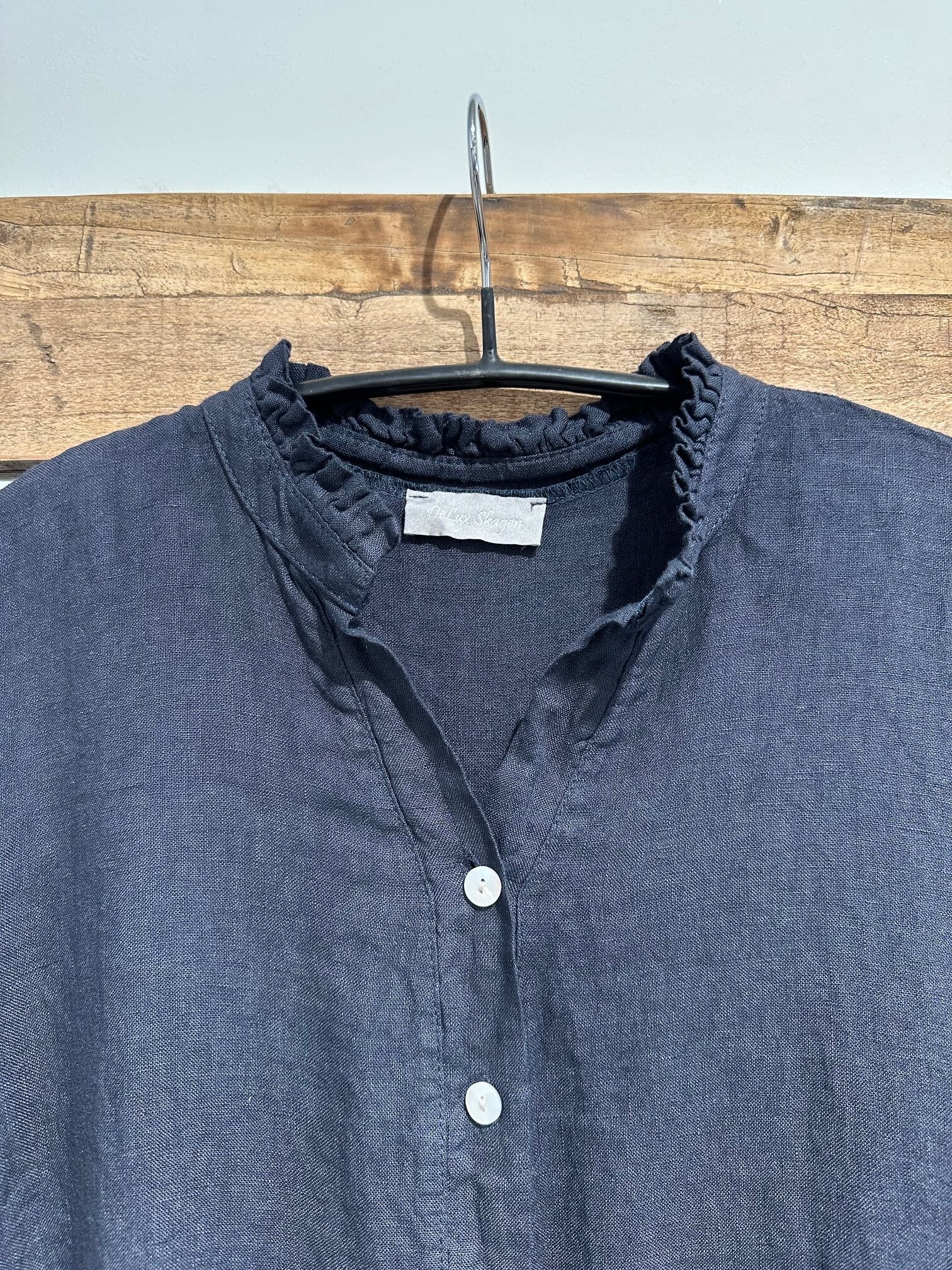 Delux Skagen lang hørkjole m. flæse - navy