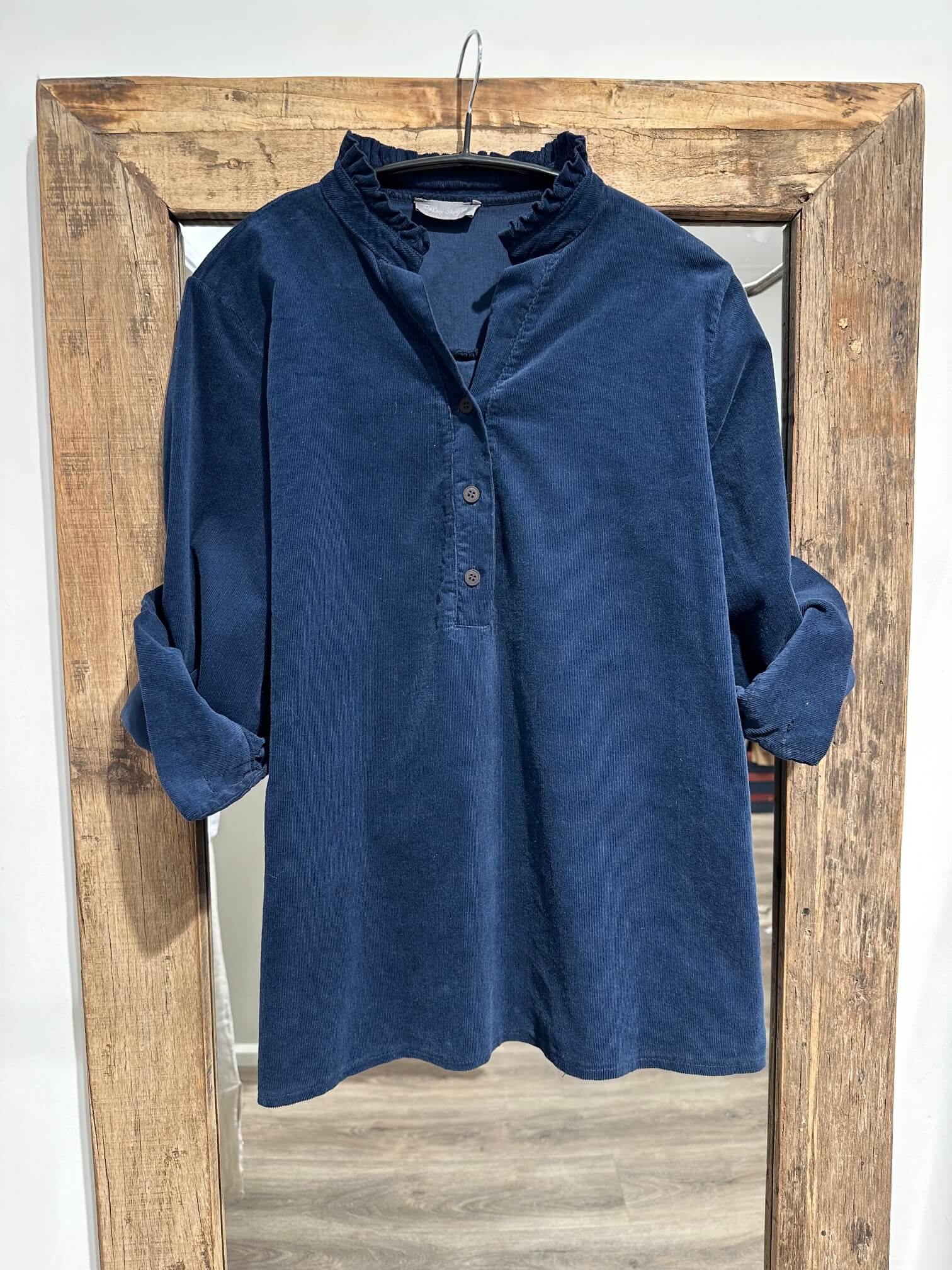 Delux Skagen fløjlsbluse m. flæse - navy