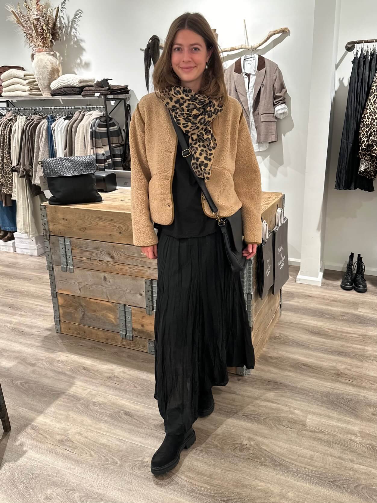 Delux Skagen Lang Bomuldsnederdel - sort