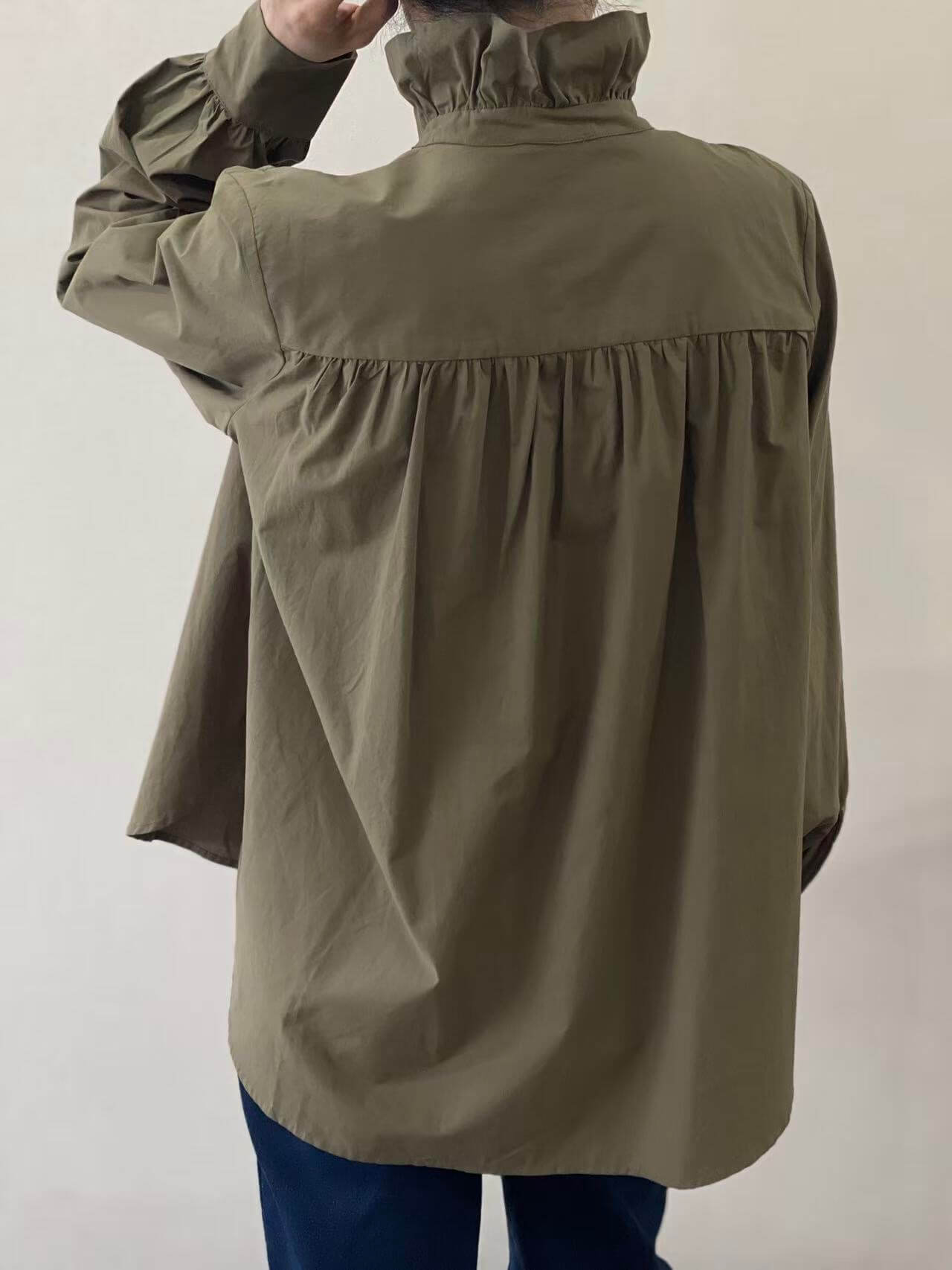 A taste of Fleurie skjorte m. flæsekrave - dusty armygrøn