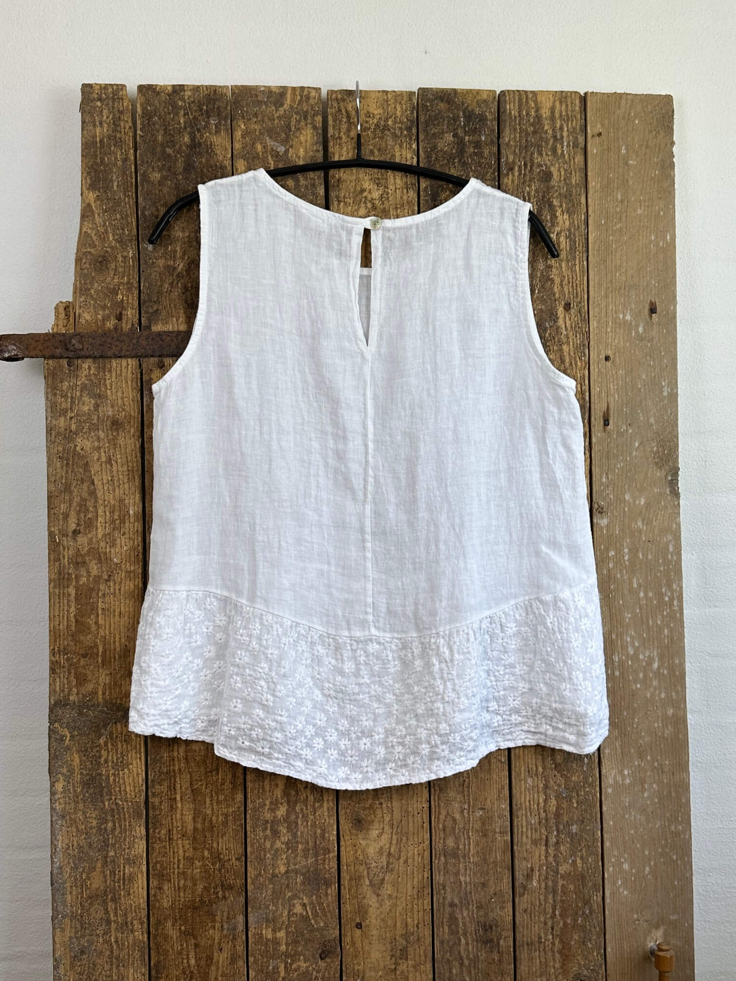 Delux Skagen hør top m. broderi - hvid