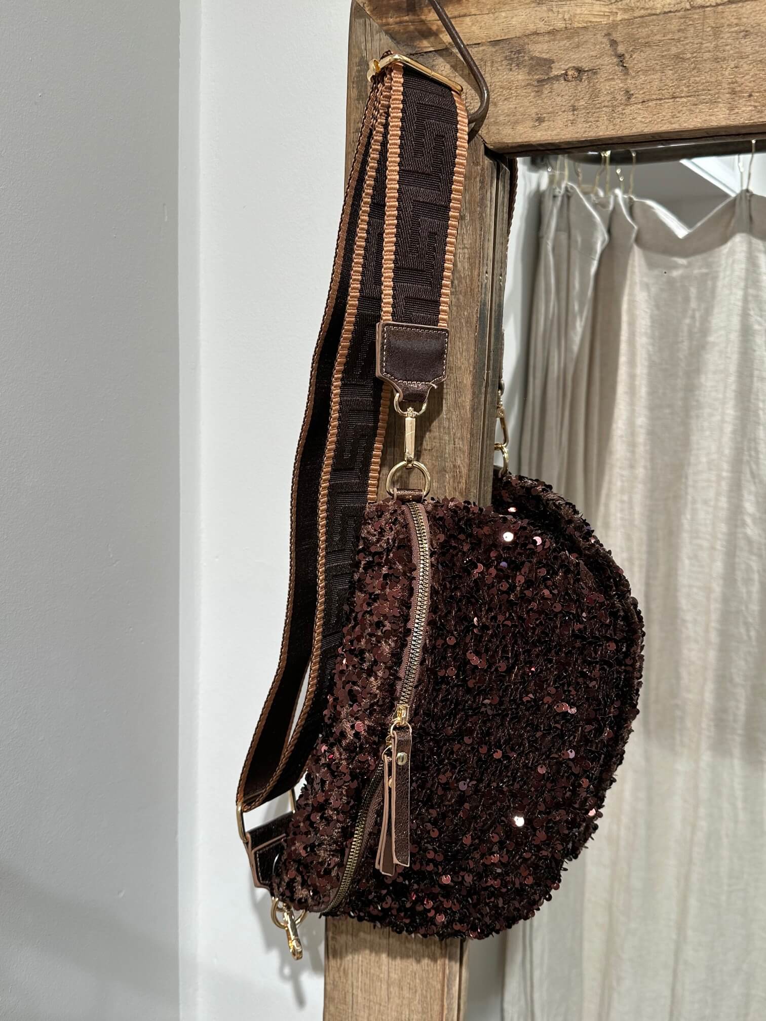 A taste of Fleurie palliet bumbag - bordeaux