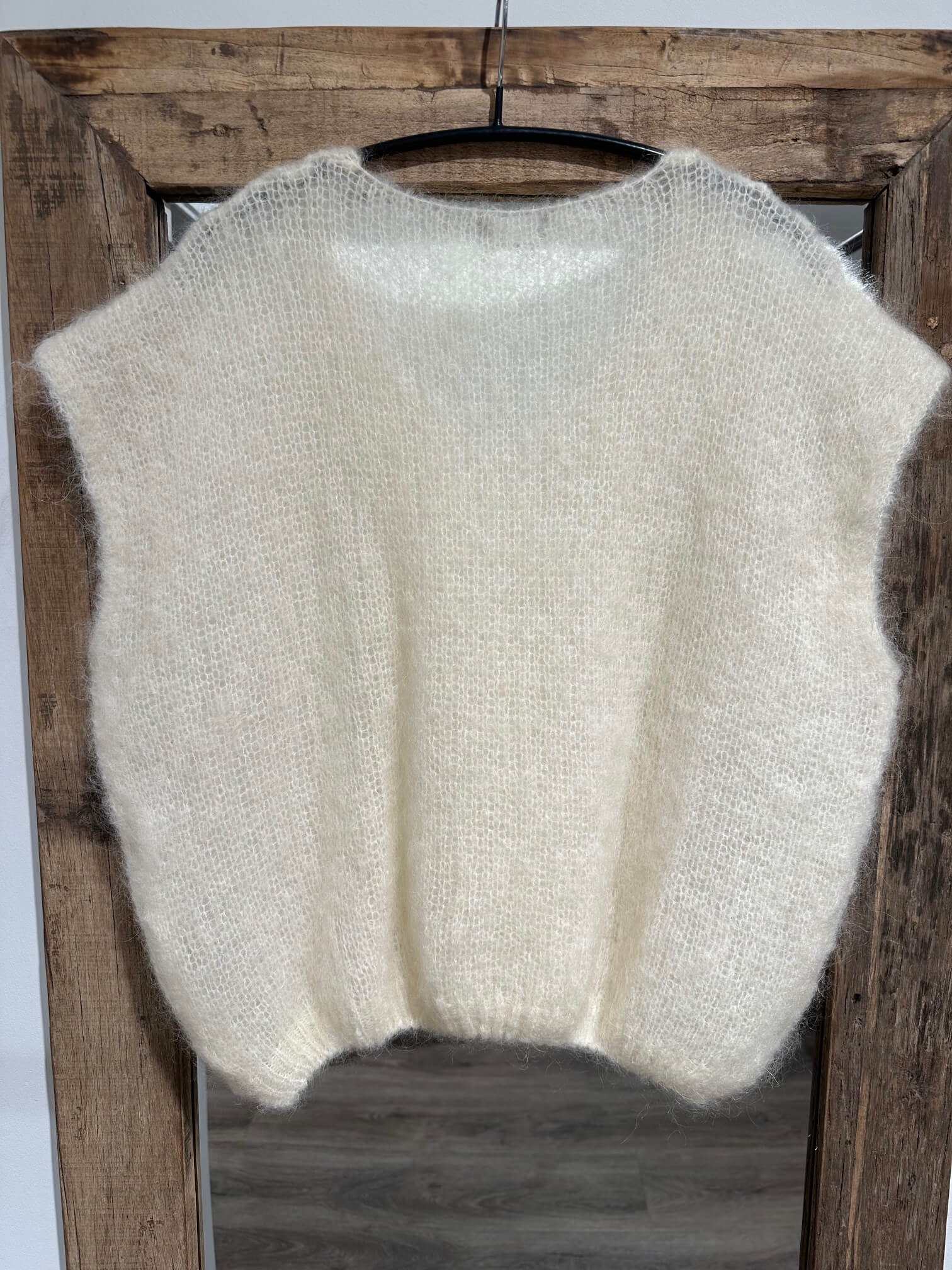 Delux Skagen 80% mohair vest - off-white