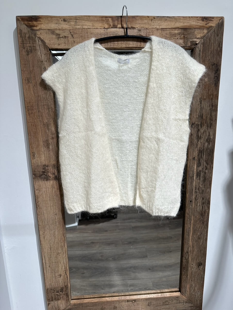 A taste of Fleurie mohair vest - off-white