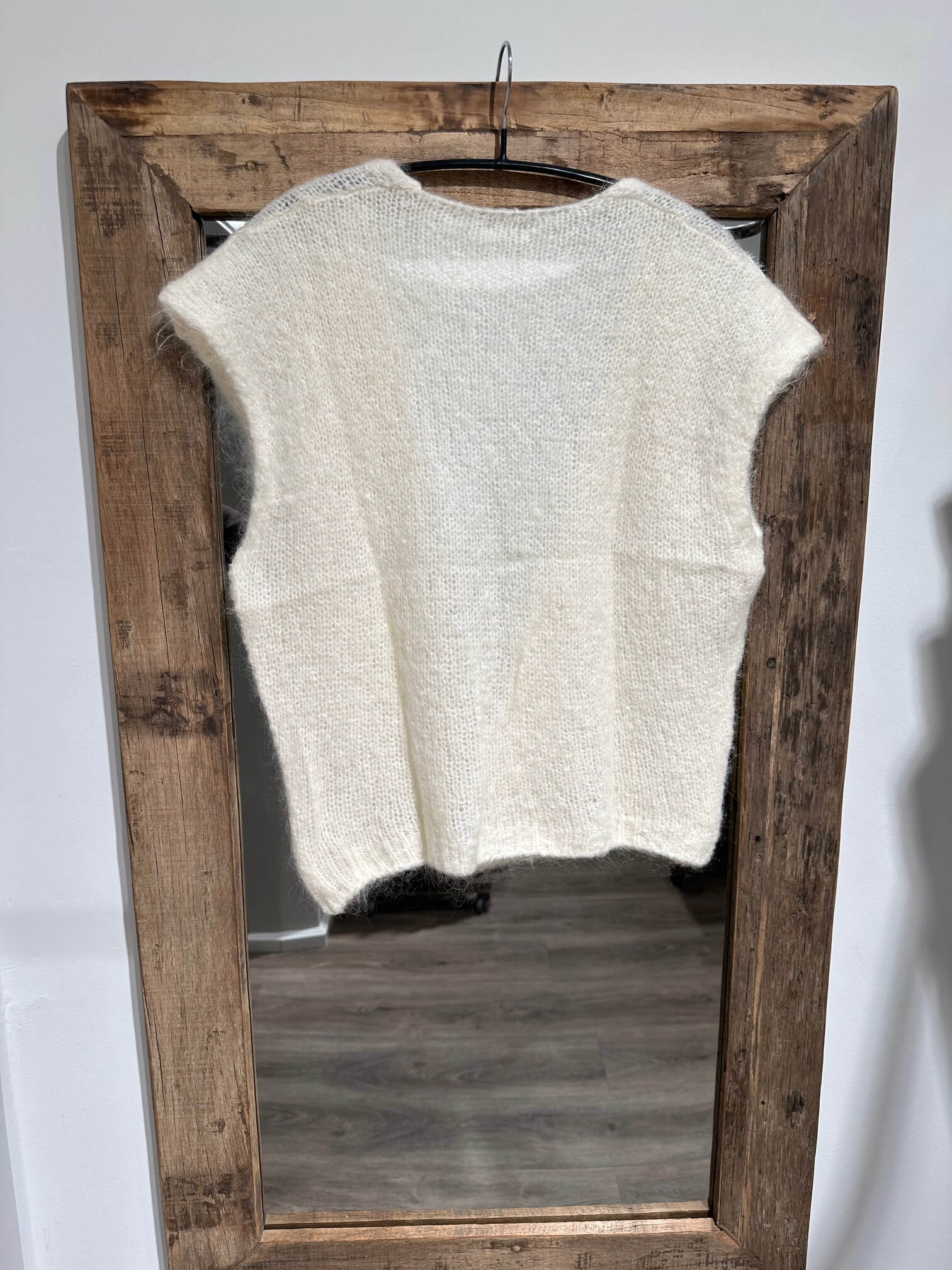 A taste of Fleurie mohair vest - off-white
