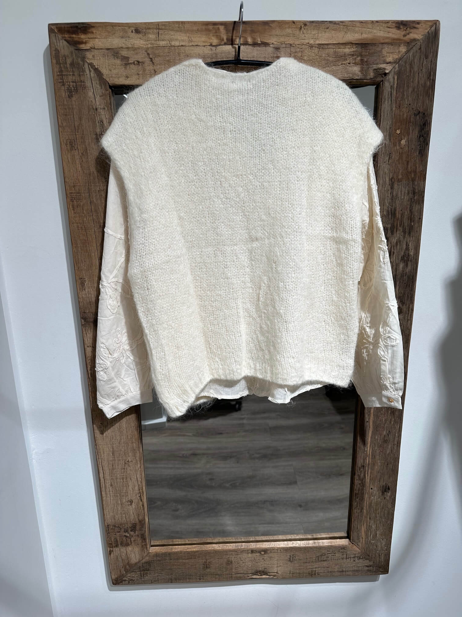 A taste of Fleurie mohair vest - off-white