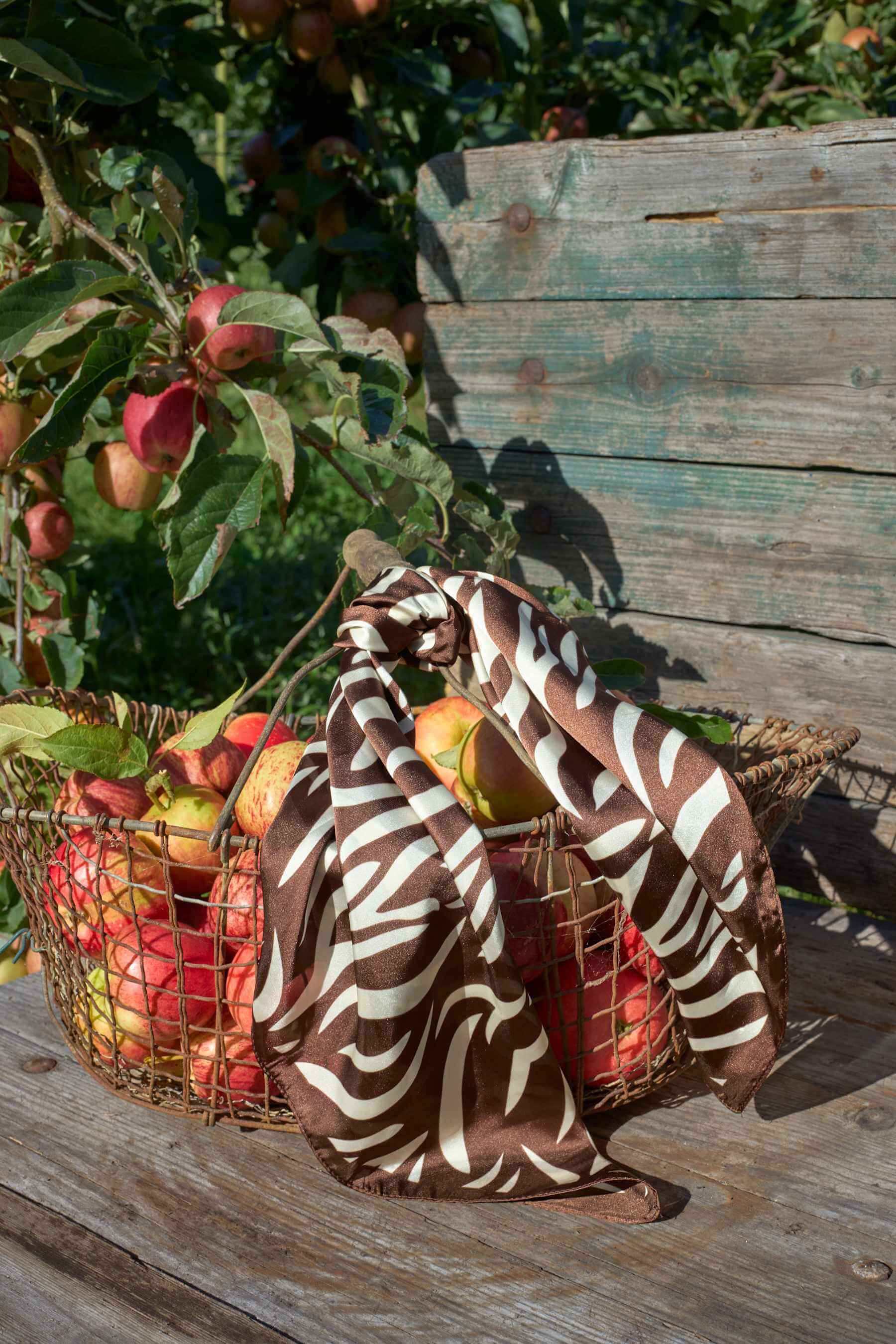 Black Colour Isira leo mini tørklæde