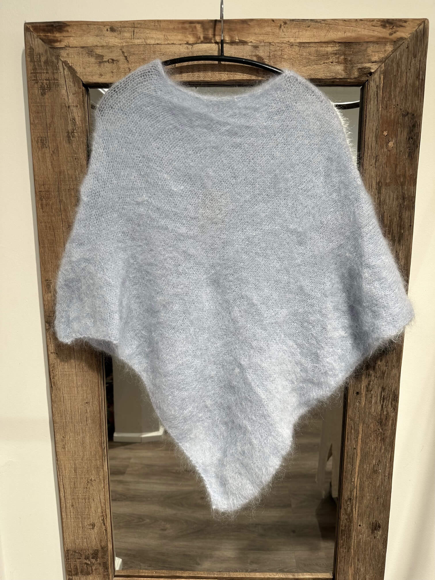 Delux Skagen 80% mohair poncho - lyseblå