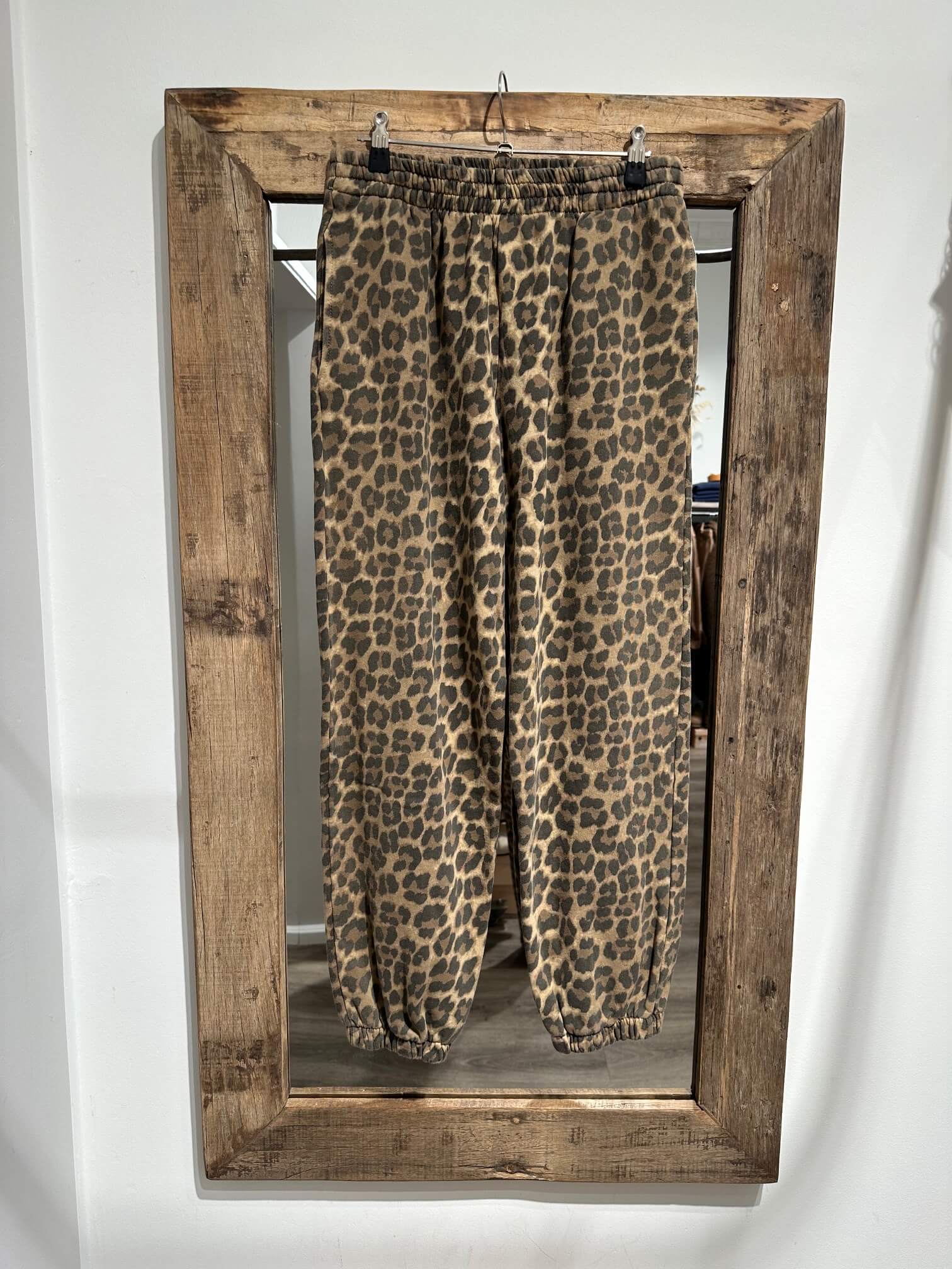 Black Colour Leo sweatpants