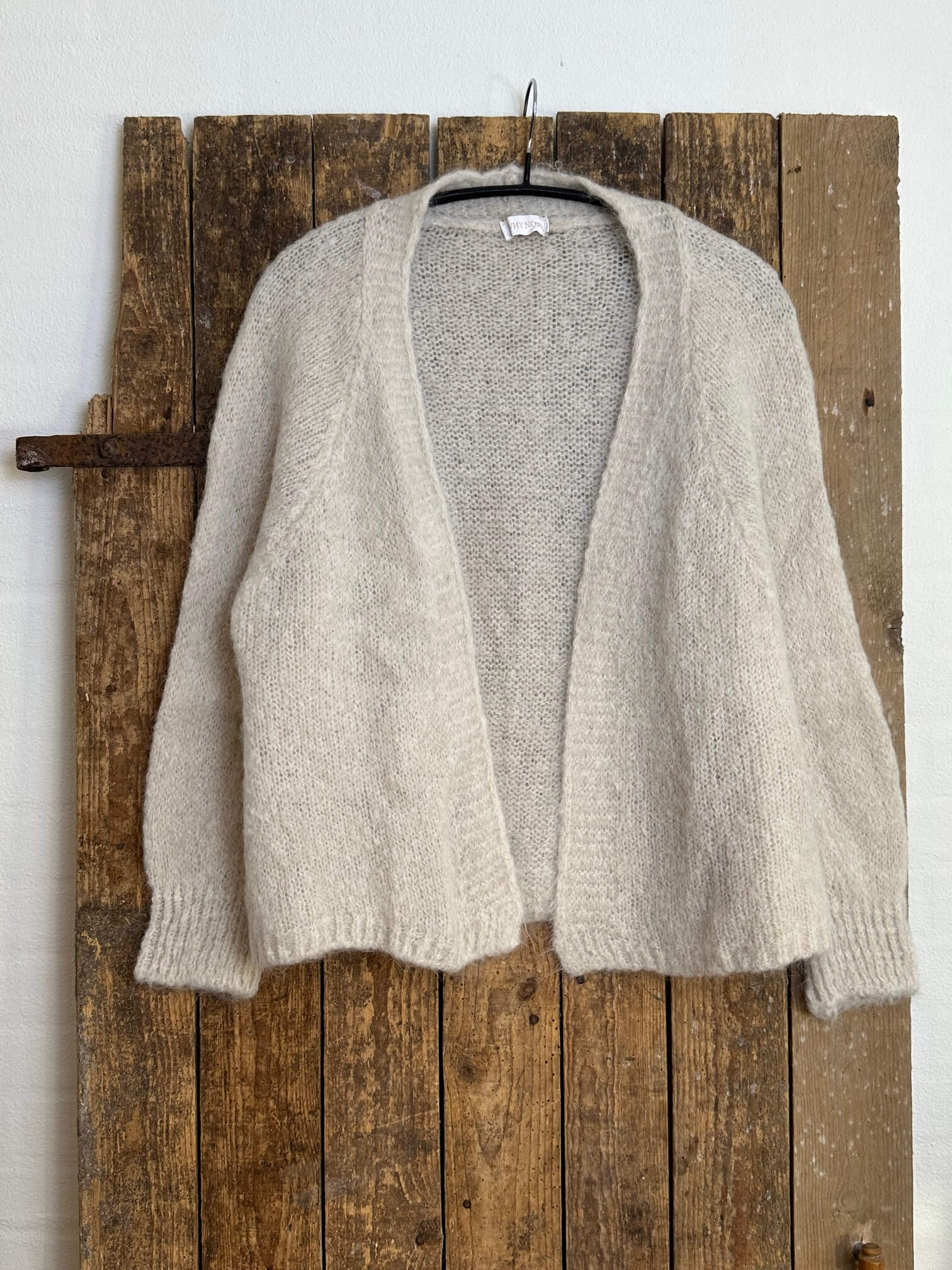 A taste of Fleurie mohair strikcardigan - gråhvid