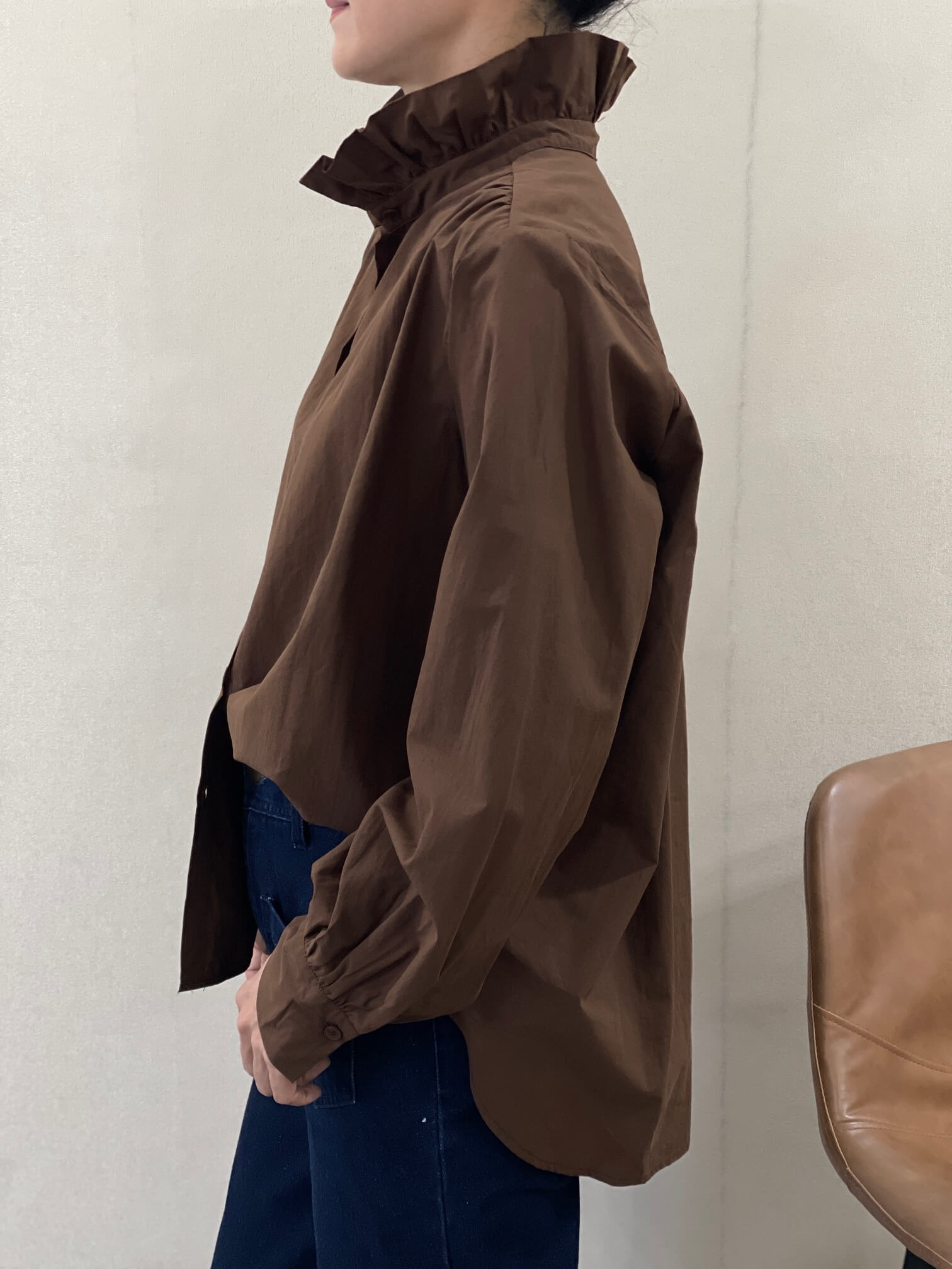 A taste of Fleurie skjorte m. flæsekrave - coffee