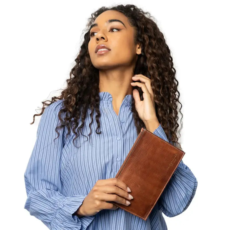 Re:Designed skind pung / clutch- walnut